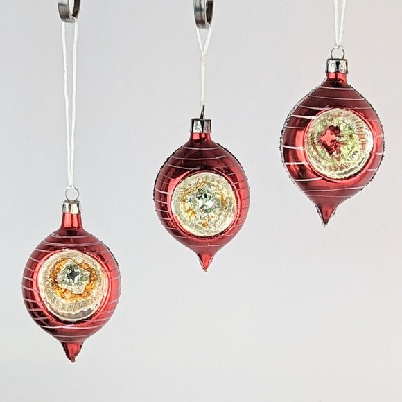 Set of 3 Vtg 1950s Red Orange Reflector Teardrop Ornaments Concave Indent Shiny - Picture 9 of 9